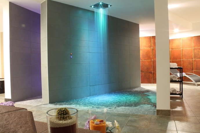 Imagen de la piscina del Hotel Eurocongressi. Foto 15