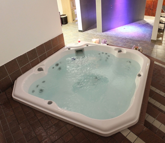 Imagen de la piscina del Hotel Eurocongressi. Foto 17