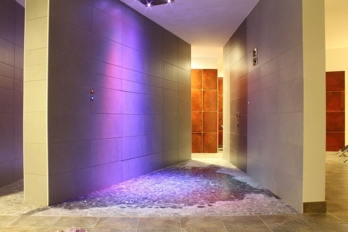 Imagen de la piscina del Hotel Eurocongressi. Foto 19