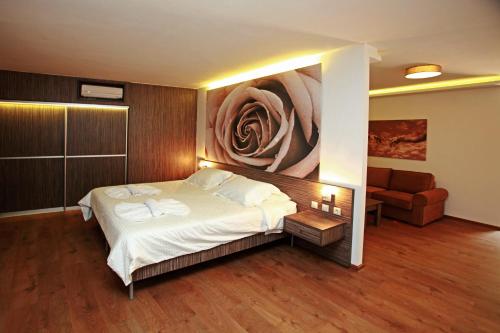Imagen de la habitación del Hotel Eurohotel Katrin Suites. Foto 6