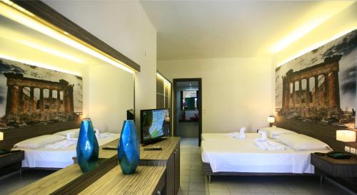 Imagen de la habitación del Hotel Eurohotel Katrin Suites. Foto 7