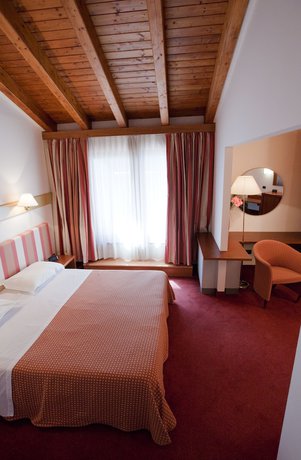 Imagen de la habitación del Hotel Eurohotel Palace Maniago. Foto 2