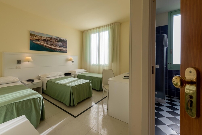 Imagen de la habitación del Hotel Euromare. Foto 13