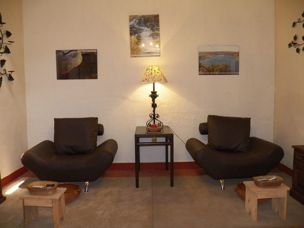 Imagen de los interiores del Hotel Euromaya Suites. Foto 11