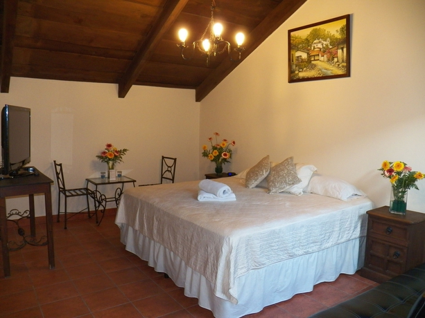 Imagen de la habitación del Hotel Euromaya Suites. Foto 5