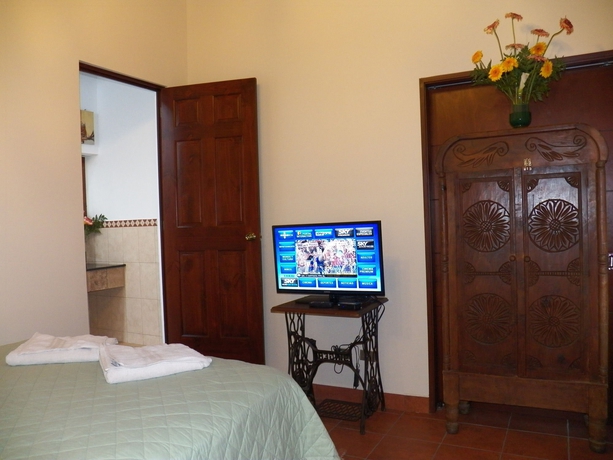 Imagen de la habitación del Hotel Euromaya Suites. Foto 9