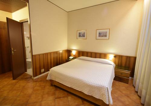 Imagen de la habitación del Hotel Euromotel Croce Bianca. Foto 14