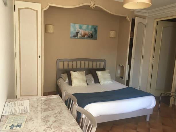 Imagen de la habitación del Hotel Europ\'H&ocirc;tel. Foto 3