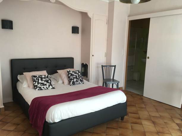 Imagen de la habitación del Hotel Europ\'H&ocirc;tel. Foto 4