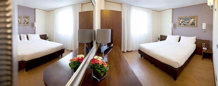 Imagen de la habitación del Hotel Europa, ANCONA. Foto 5