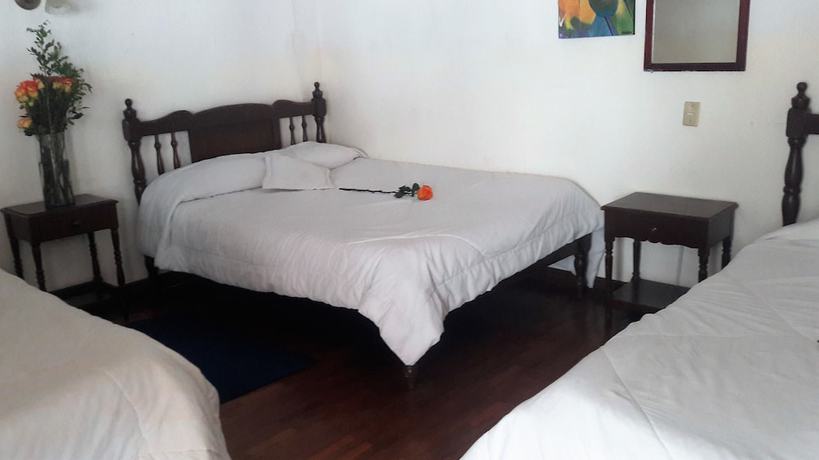 Imagen de la habitación del Hotel Europa, Alaus&iacute;. Foto 4