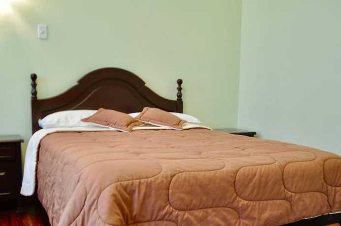 Imagen de la habitación del Hotel Europa, Alaus&iacute;. Foto 14