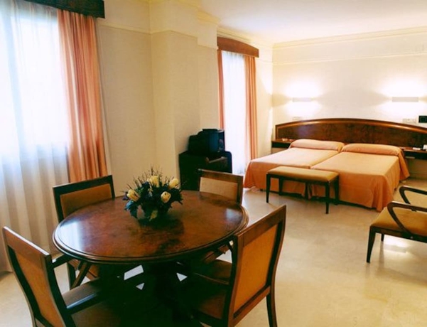 Imagen de la habitación del Hotel Europa, Albacete. Foto 15