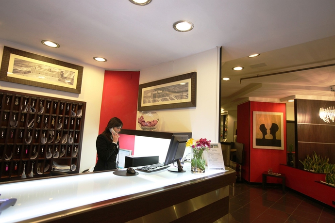 Imagen de los interiores del Hotel Europa Art Caserta. Foto 8