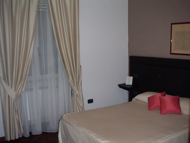 Imagen de la habitación del Hotel Europa Art Caserta. Foto 2