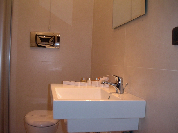 Imagen de la habitación del Hotel Europa Art Caserta. Foto 4