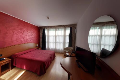Imagen de la habitación del Hotel Europa, Biella. Foto 5