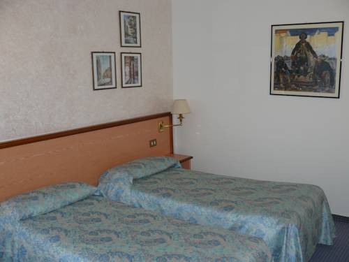 Imagen de la habitación del Hotel Europa, Cento. Foto 1