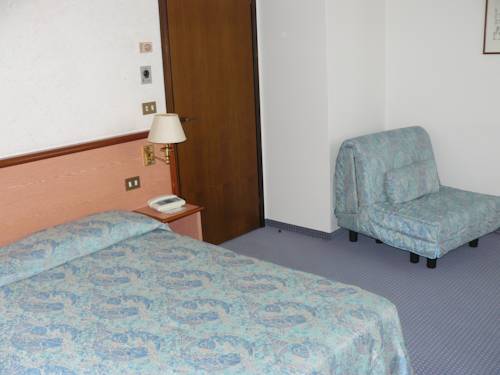 Imagen de la habitación del Hotel Europa, Cento. Foto 3