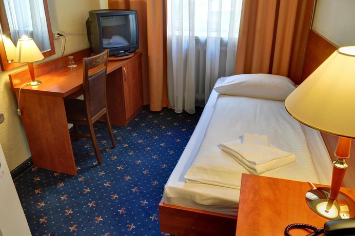 Imagen de la habitación del Hotel Europa City. Foto 6