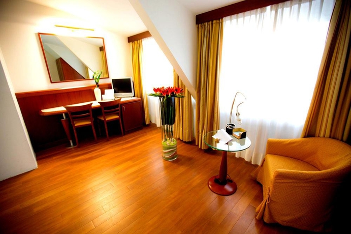 Imagen de la habitación del Hotel Europa, Cosenza. Foto 15