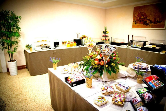 Imagen general del Hotel Europa, Cosenza. Foto 9