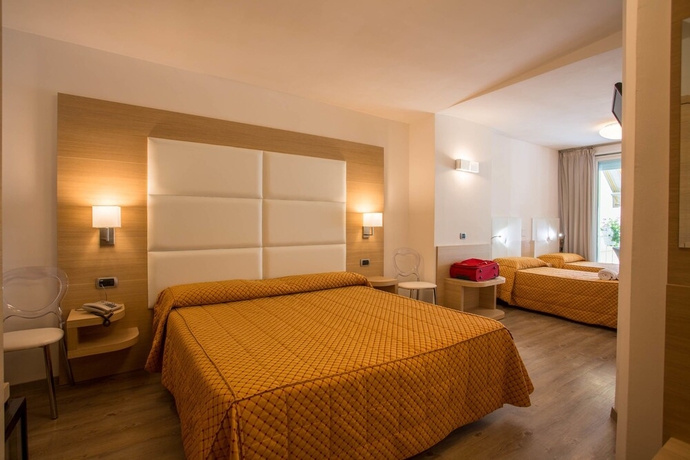 Imagen de la habitación del Hotel Europa, Desenzano del Garda. Foto 7