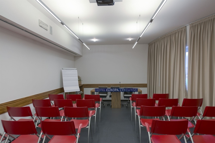 Imagen de los interiores del Hotel Europa Executive. Foto 11