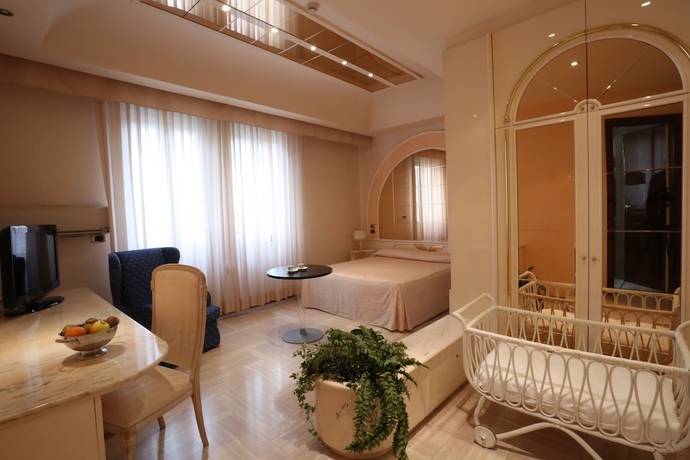 Imagen de la habitación del Hotel Europa, Foggia. Foto 7