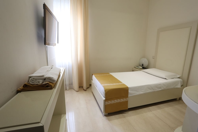 Imagen de la habitación del Hotel Europa, Foggia. Foto 12