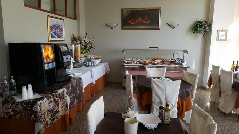 Imagen del bar/restaurante del Hotel Europa, Gabicce Mare. Foto 3