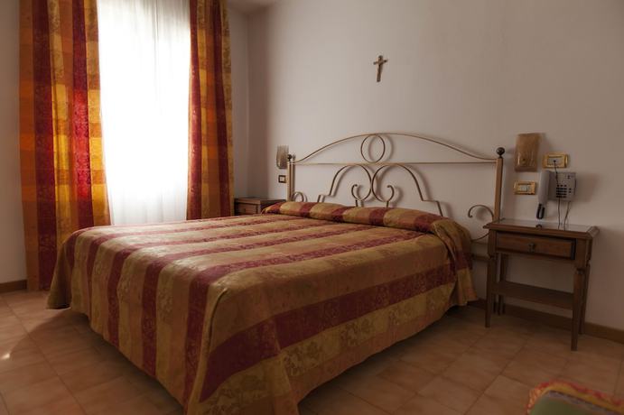 Imagen de la habitación del Hotel Europa, Garda. Foto 5