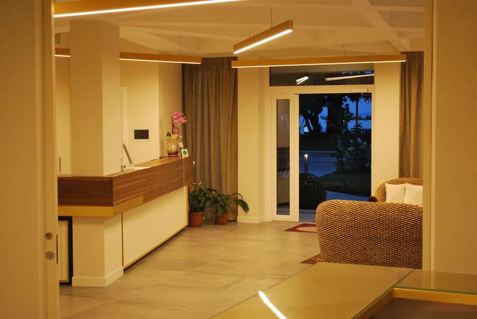 Imagen de los interiores del Hotel Europa, Garda. Foto 17