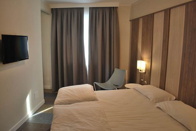 Imagen de la habitación del Hotel Europa, Garda. Foto 11