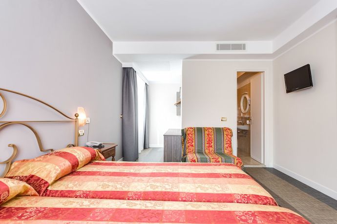 Imagen de la habitación del Hotel Europa, Garda. Foto 12