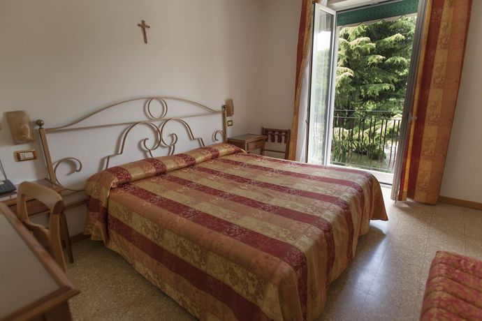 Imagen de la habitación del Hotel Europa, Garda. Foto 13