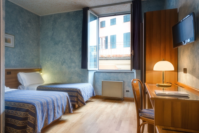 Imagen de la habitación del Hotel Europa, Génova. Foto 7