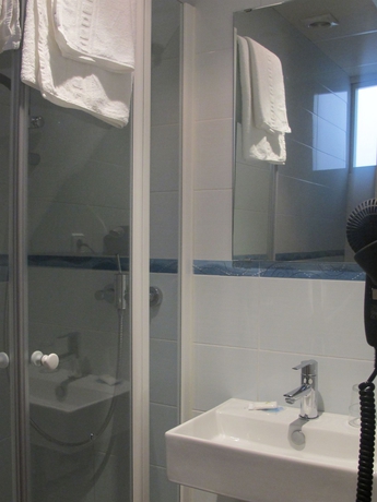 Imagen de la habitación del Hotel Europa, Girona. Foto 4