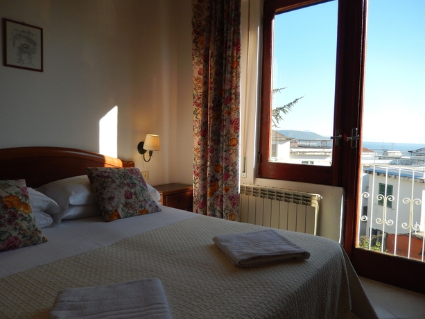 Imagen de la habitación del Hotel Europa Hotel Ischia. Foto 3