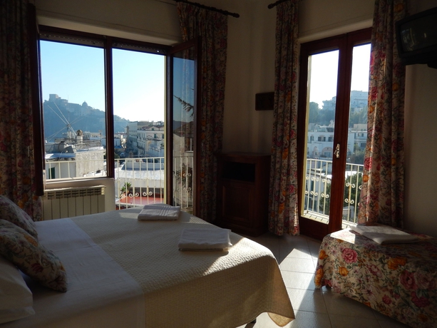 Imagen de la habitación del Hotel Europa Hotel Ischia. Foto 4