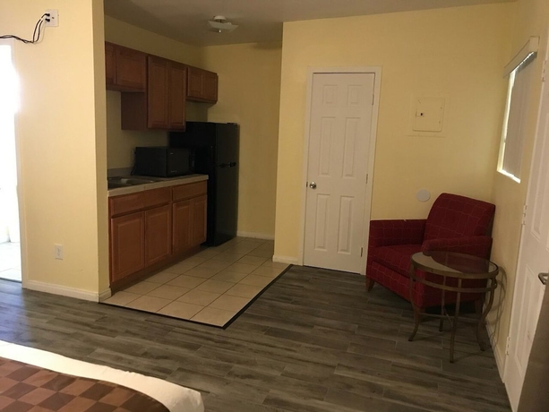 Imagen de la habitación del Hotel Europa Inn and Suites. Foto 13