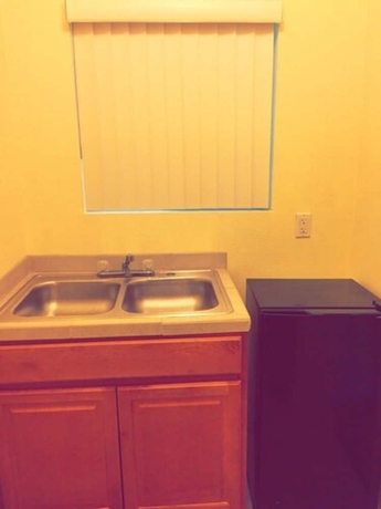 Imagen de la habitación del Hotel Europa Inn and Suites. Foto 15