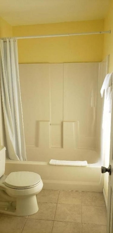 Imagen de la habitación del Hotel Europa Inn and Suites. Foto 18