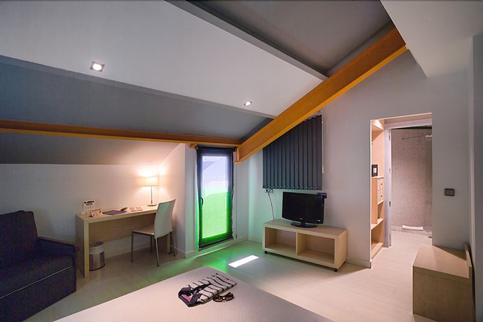 Imagen de la habitación del Hotel Europa, Jaén. Foto 5