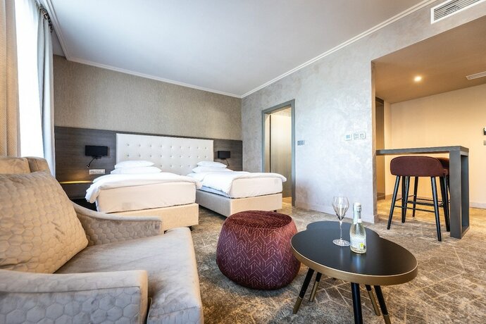 Imagen general del Hotel Europa Kom&aacute;rno. Foto 5