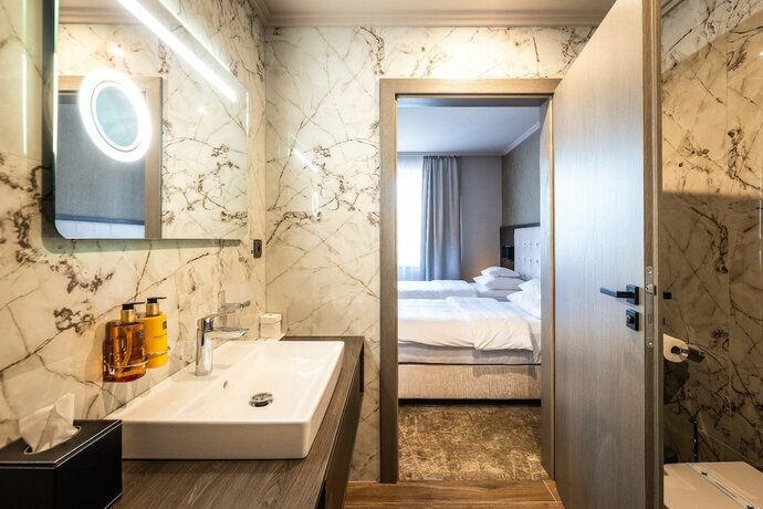 Imagen general del Hotel Europa Kom&aacute;rno. Foto 7