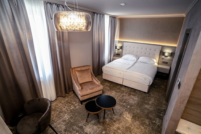Imagen general del Hotel Europa Kom&aacute;rno. Foto 15