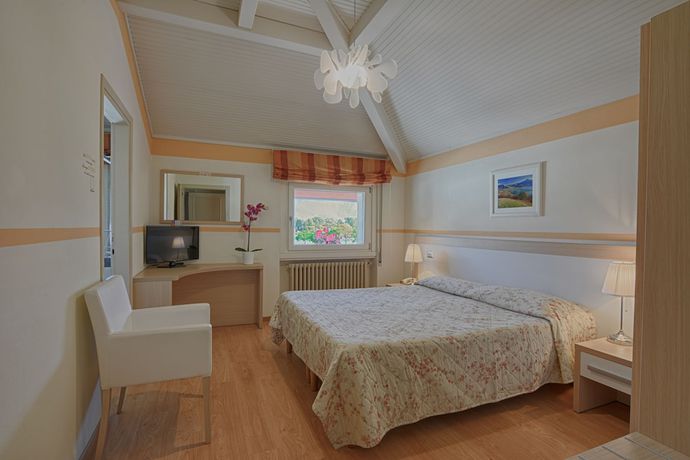 Imagen de la habitación del Hotel Europa, La Punta. Foto 5