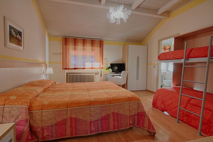 Imagen de la habitación del Hotel Europa, La Punta. Foto 8