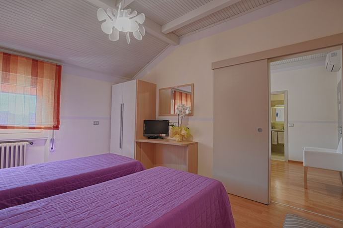 Imagen de la habitación del Hotel Europa, La Punta. Foto 12